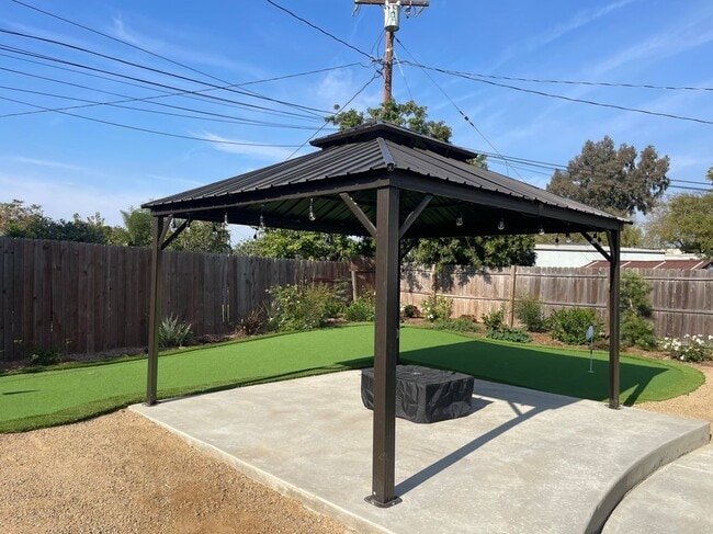 5741 E 23rd St in Long Beach, CA - Building Photo - Building Photo