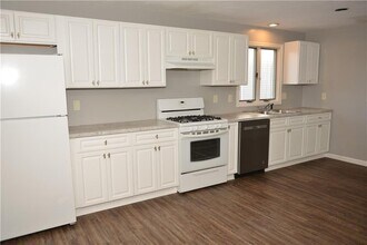 85 Richard St in Cranston, RI - Building Photo - Building Photo