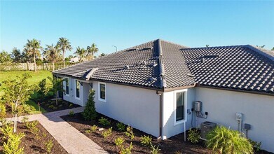 10072 Morning Mist Ln in Sarasota, FL - Building Photo - Building Photo