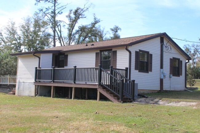 4924 Flynt Dr in Marianna, FL - Building Photo - Building Photo