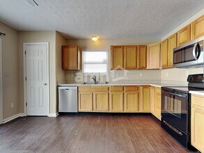 930 W Jameson Ct in Trenton, OH - Building Photo - Building Photo