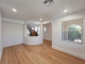 599 Center Green Dr in Las Vegas, NV - Building Photo - Building Photo