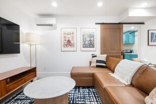 2457 4th Ave W, Unit SI ID1035899P in Seattle, WA - Building Photo