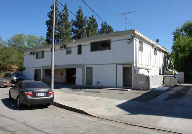 15634 Leadwell St in Van Nuys, CA - Building Photo - Building Photo