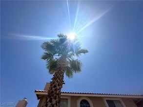 8653 W Catalonia Dr in Las Vegas, NV - Building Photo - Building Photo