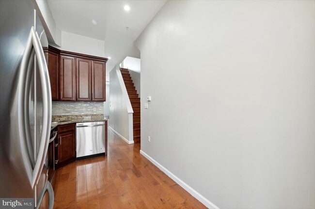 528 S 13th St in Philadelphia, PA - Building Photo - Building Photo