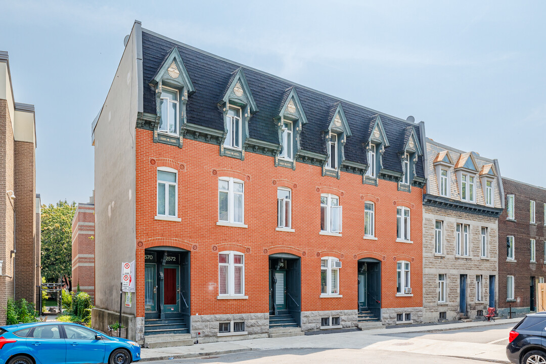 2570-2580 Quesnel Rue in Montréal, QC - Building Photo