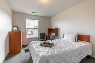 Washington Square Apartments in Schenectady, NY - Building Photo - Interior Photo