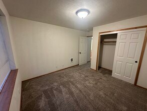 1816 10th St in Springfield, OR - Building Photo - Building Photo