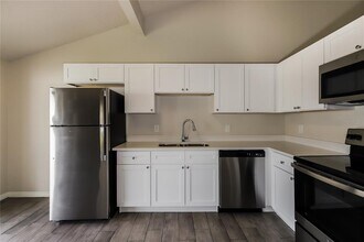 1205 Windy Hill Dr in Brandon, FL - Building Photo - Building Photo