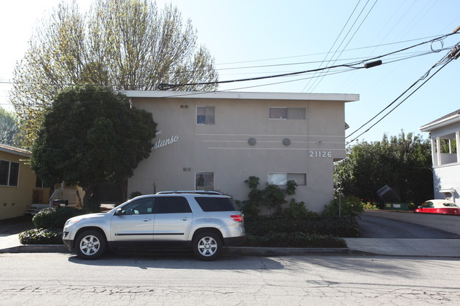 The Costanso Apartments in Woodland Hills, CA - Building Photo - Building Photo