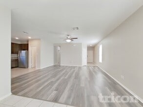 20010 Northpark Oak Ln in Porter, TX - Foto de edificio - Building Photo