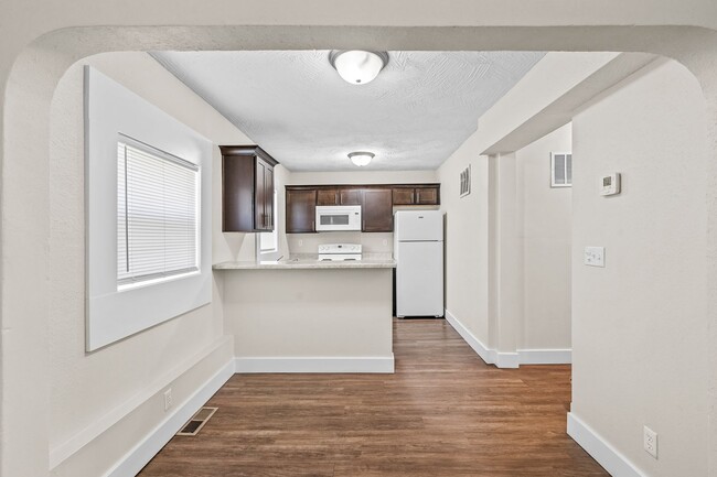 714 S Thomas Ave-Unit -714 S. Thomas Ave Unt A in Springfield, MO - Foto de edificio - Building Photo