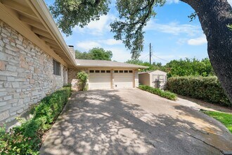 1000 Space Ln in Austin, TX - Building Photo - Building Photo