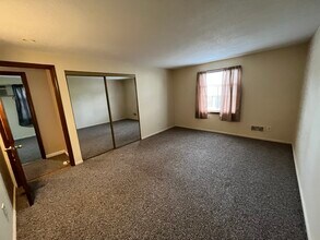 145 Chestnut St in Manchester, CT - Building Photo - Building Photo