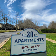 Apartments on 20th in Hickory, NC - Building Photo - Building Photo