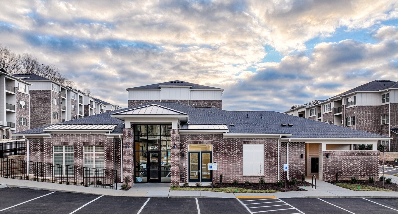 Farragut Junction Apartments in Farragut, TN - Building Photo