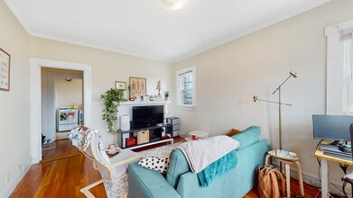 10 Selkirk Rd, Unit #4 in Boston, MA - Foto de edificio - Building Photo