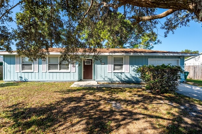 772 NW Virginia St in Port St. Lucie, FL - Foto de edificio - Building Photo