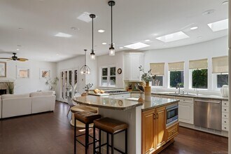 515 N Acacia Ave in Solana Beach, CA - Building Photo - Building Photo