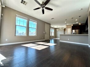 6706 Black Oil Dr in Las Vegas, NV - Building Photo - Building Photo