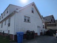 66 Caroline St, Unit 2 in Woodbridge, NJ - Building Photo - Building Photo