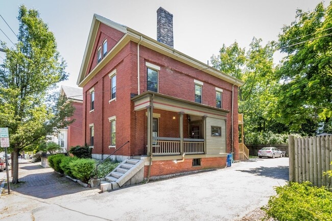 270 Brackett St in Portland, ME - Building Photo - Building Photo