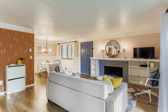 77 Galen St in Lake Oswego, OR - Building Photo - Building Photo