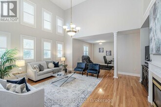 32 Radial St in Brampton, ON - Building Photo - Building Photo