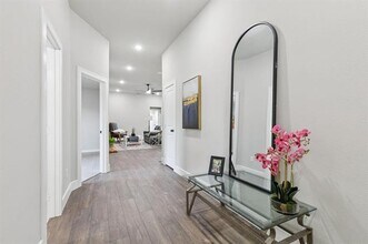 512 Frazier St in Terrell, TX - Building Photo - Building Photo