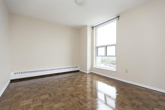 Poplar Grove in Toronto, ON - Building Photo - Interior Photo