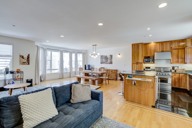 3637 18th St, Unit Apt 2 in San Francisco, CA - Foto de edificio - Building Photo