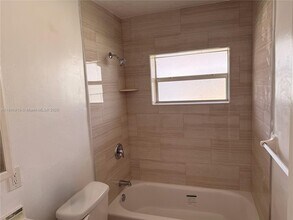 5304 NW 22nd St in Lauderhill, FL - Building Photo - Building Photo