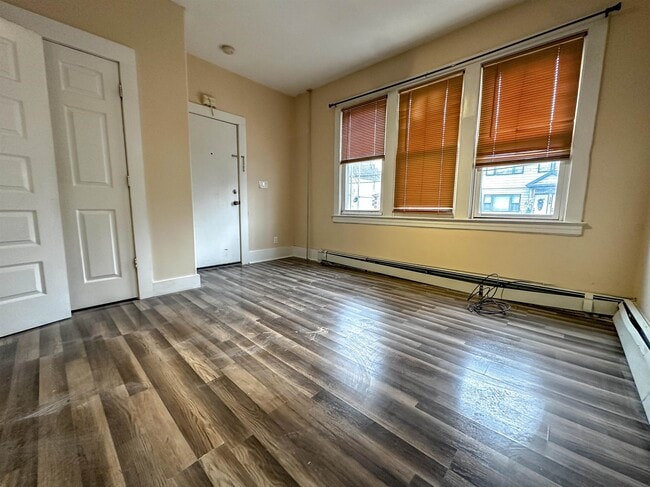 327 Ashton Ave in Linden, NJ - Building Photo - Building Photo