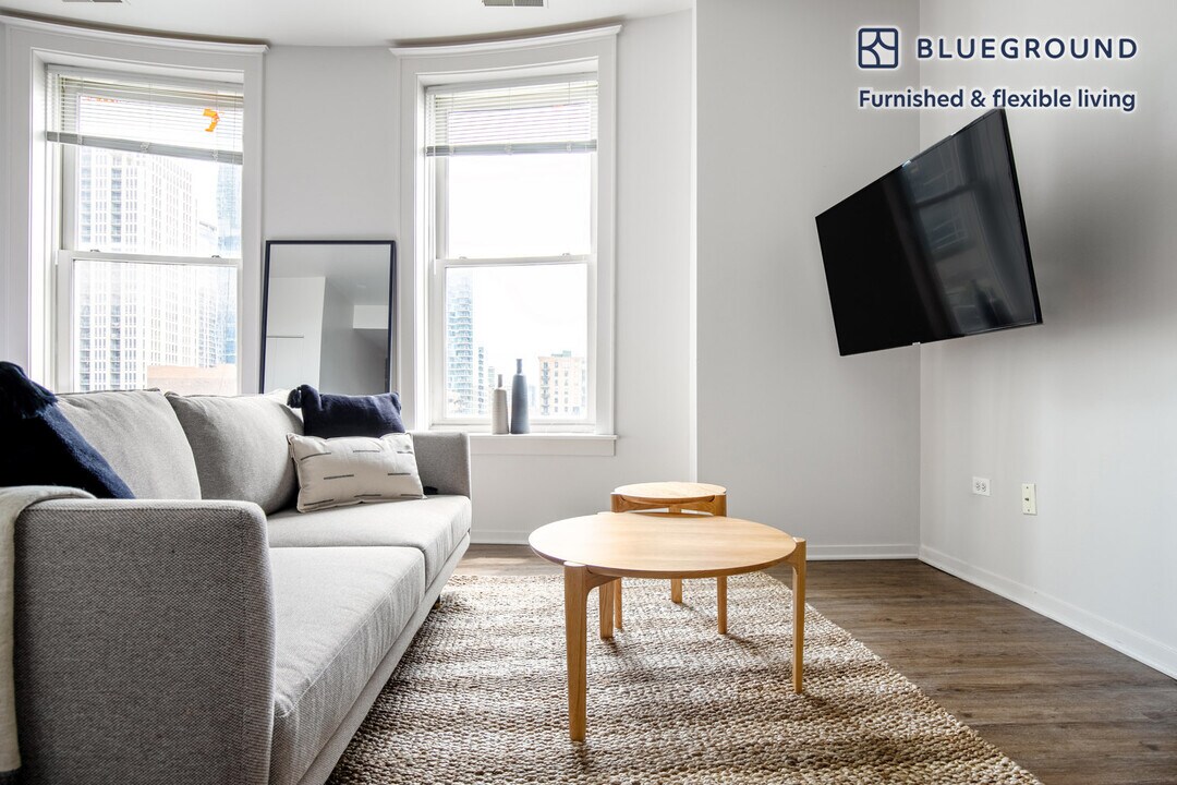 30 E Roosevelt Rd-Unit -FL6-ID309 in Chicago, IL - Building Photo