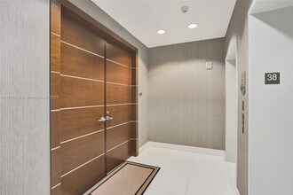 18201 Collins Ave, Unit # 3804 in Sunny Isles Beach, FL - Foto de edificio - Building Photo