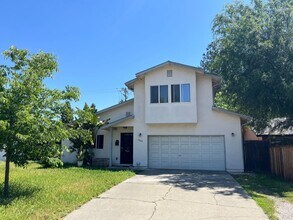 1200 Snyder Dr in Davis, CA - Building Photo - Building Photo