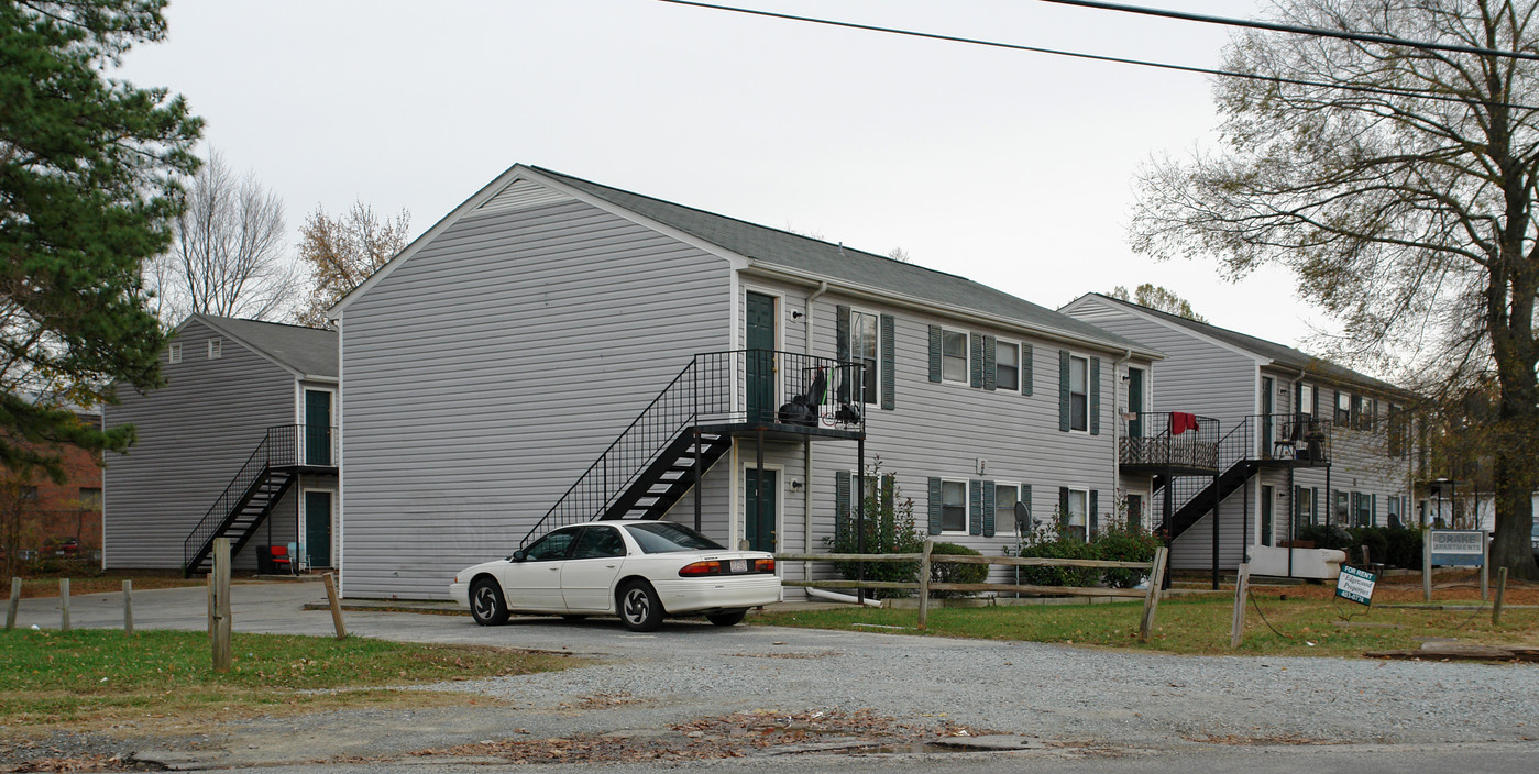 Drake Apartments in Durham, NC - Building Photo