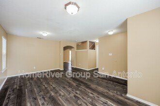 119 Hallie Cove in San Antonio, TX - Building Photo - Building Photo