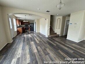 5702 Canterbury Run in San Antonio, TX - Building Photo - Building Photo