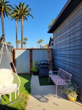 2650 S Rimpau Blvd in Los Angeles, CA - Building Photo - Building Photo