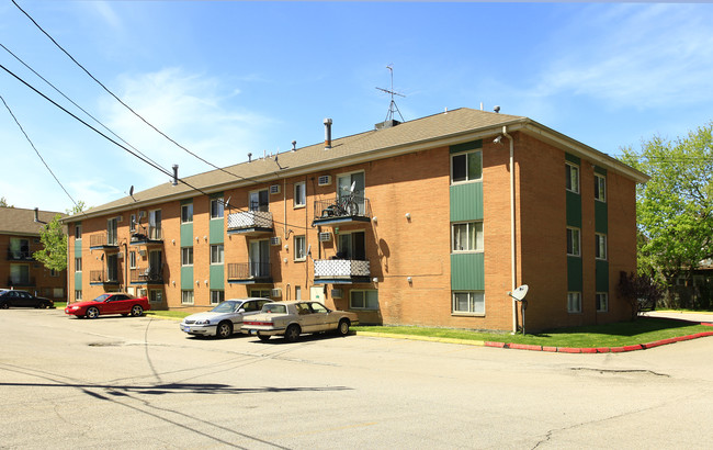 Brooklyner Bay Apartments in Cleveland, OH - Building Photo - Building Photo