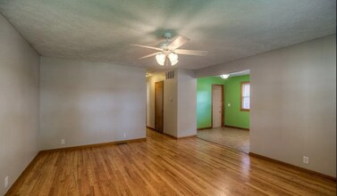 6714 Pacific St in Omaha, NE - Building Photo - Building Photo