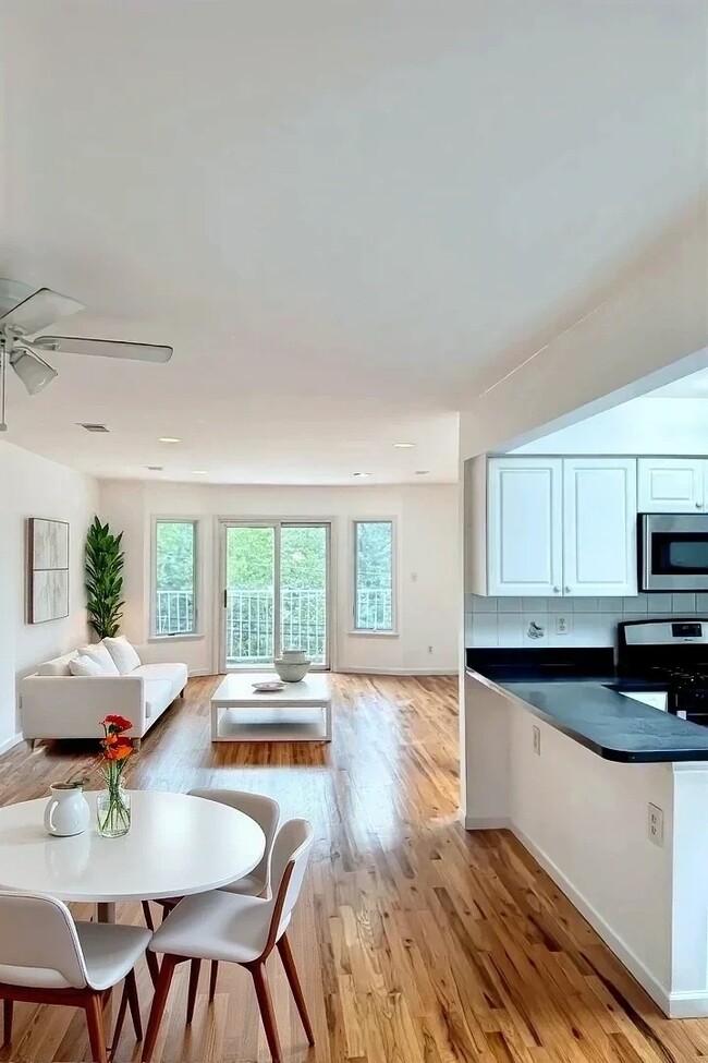113 Palisade Ave, Unit 2