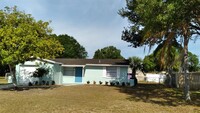 6004 Fortune Pl in Apollo Beach, FL - Foto de edificio - Building Photo