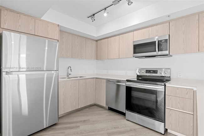 1500 Bay Rd in Miami Beach, FL - Foto de edificio - Building Photo