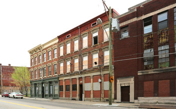 17-19 W Mcmicken Ave in Cincinnati, OH - Building Photo - Building Photo