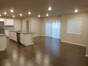 3308 Hoffman Hill Blvd in Dupont, WA - Building Photo - Building Photo