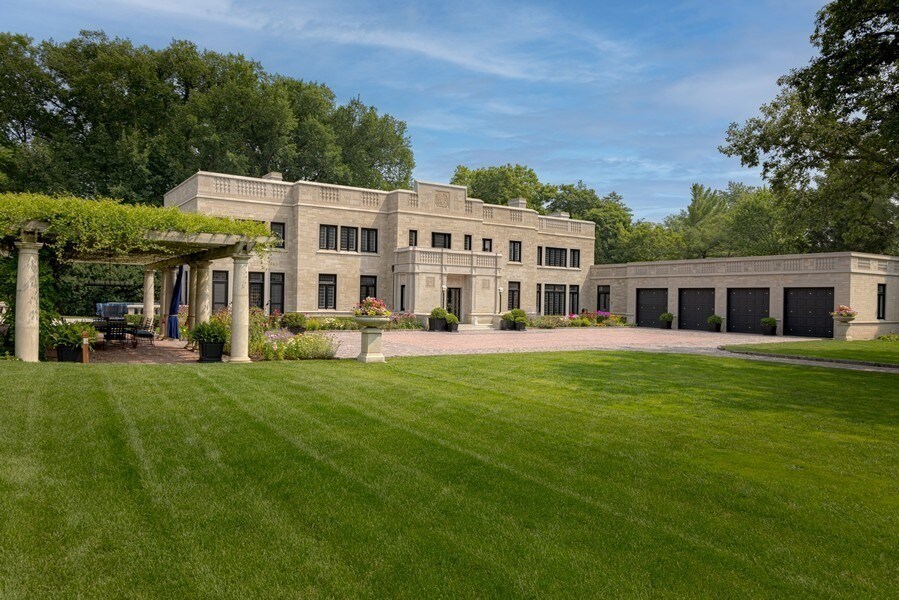 919 Hill Rd in Winnetka, IL - Building Photo