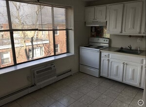 755 Wethersfield Ave, Unit B13 in Hartford, CT - Foto de edificio - Building Photo